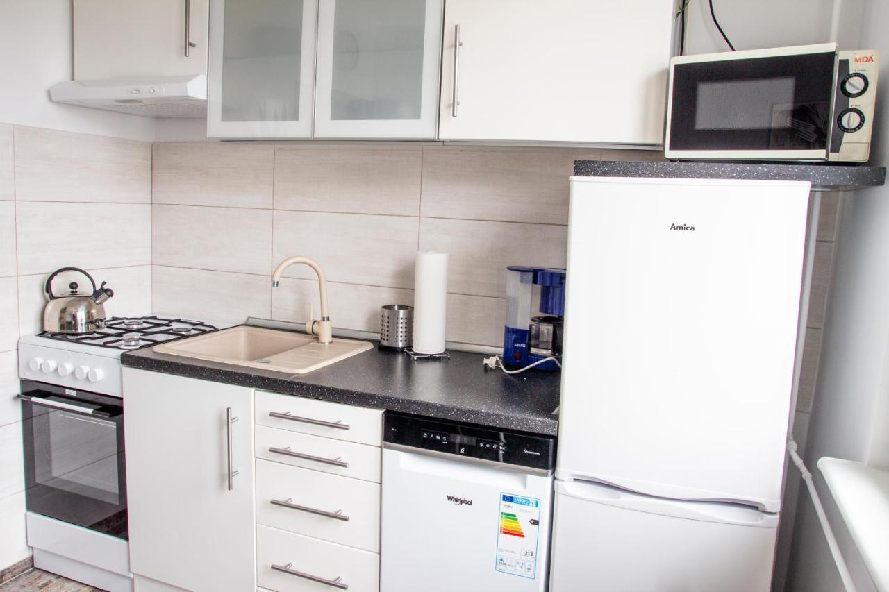 Al-Dom Apartamenty Szary Bursztyn โควอบเซก ภายนอก รูปภาพ
